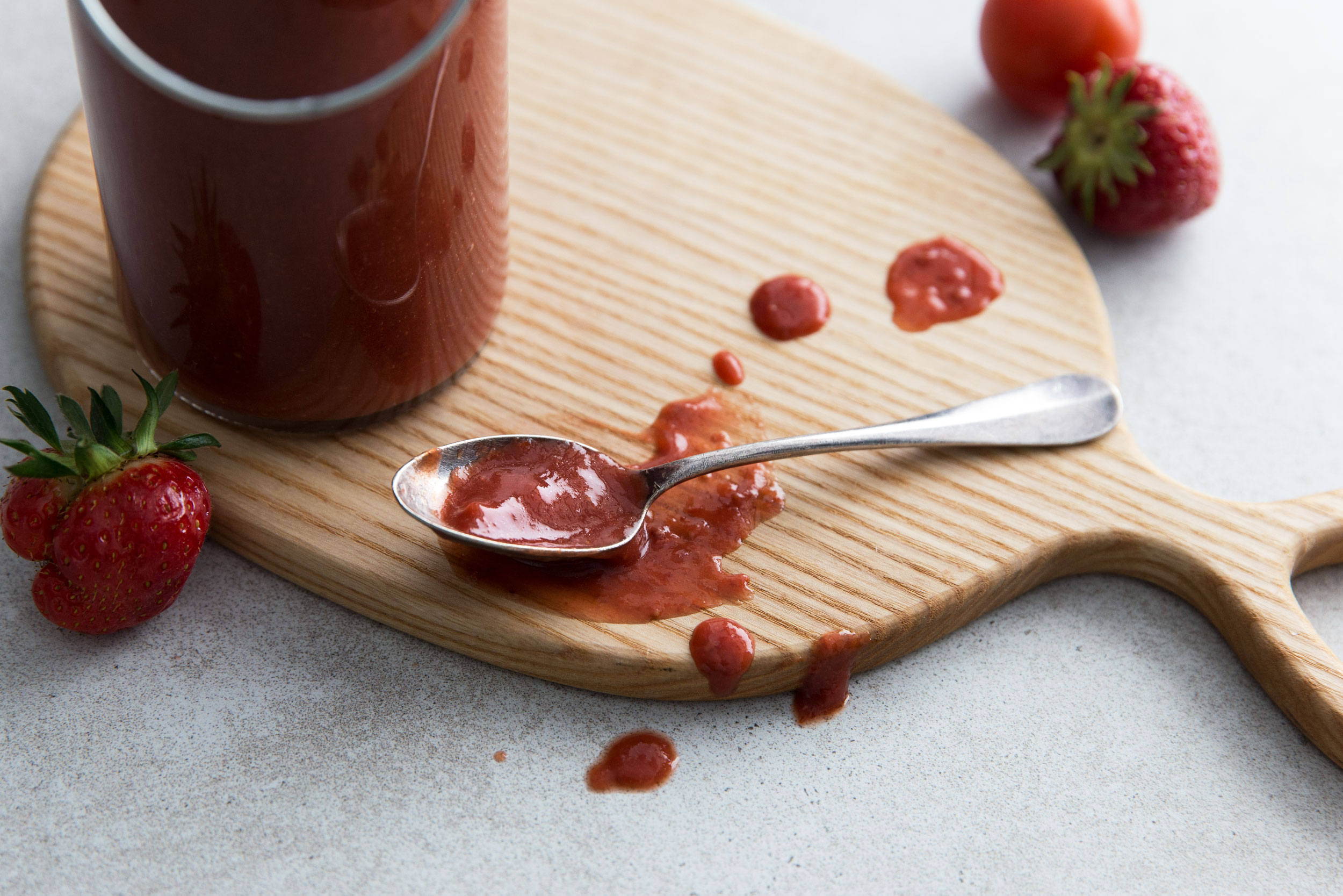 Tomaten-Erdbeer-Grillsauce ohne Zucker